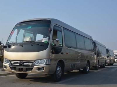 贵州王师傅旅游包车【电话：13984439488王师傅】贵州旅游包车、贵阳旅游包车、黄果树旅游包车、安顺旅游包车、贵阳安顺旅游包车。贵州当地向导王师傅从事贵州旅游多年，为客人定制行程，规划旅游线路，团队拥有干净舒适的各类车型，经验丰富的司机向导，我们不是旅行社，我们只做自由行，您的行程您做主，您不用再为出游做攻略而大伤脑筋，您也不用为跟团不自由，购物浪费时间而烦恼，我们提供的是一对一的服务，您的任何需求我们都能满足，我们将带您体验不一样的民族风情，特色之旅。