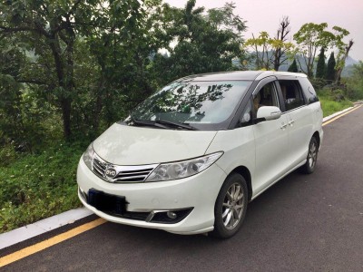 贵州王师傅旅游包车【电话：13984439488王师傅】贵州旅游包车、贵阳旅游包车、黄果树旅游包车、安顺旅游包车、贵阳安顺旅游包车。贵州当地向导王师傅从事贵州旅游多年，为客人定制行程，规划旅游线路，团队拥有干净舒适的各类车型，经验丰富的司机向导，我们不是旅行社，我们只做自由行，您的行程您做主，您不用再为出游做攻略而大伤脑筋，您也不用为跟团不自由，购物浪费时间而烦恼，我们提供的是一对一的服务，您的任何需求我们都能满足，我们将带您体验不一样的民族风情，特色之旅。
