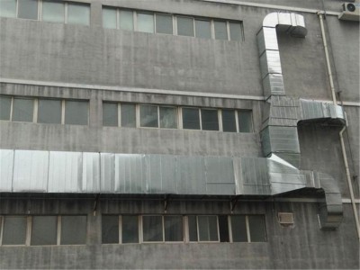 海拉尔饭店排油烟风管安装图3