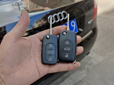 ​车钥匙丢车里砸哪块玻璃合算?图2