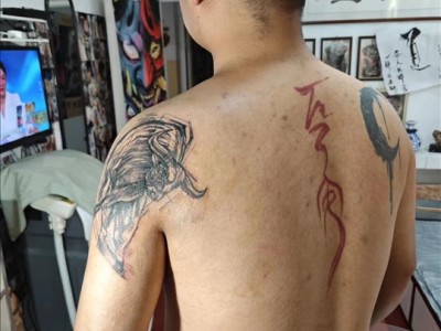 包头哪里有做纹身洗纹身的图2