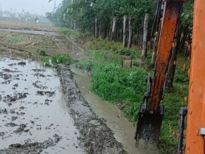 宜兴出租挖机场地平整土方开挖图1