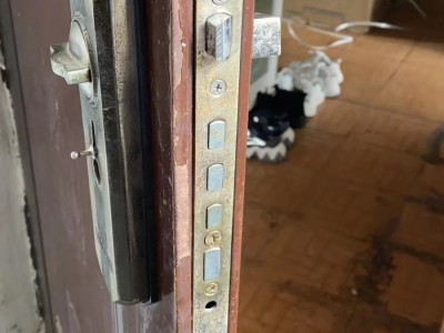 望江换锁芯安装指纹锁图2
