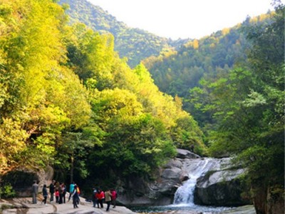 广丰县旅游包车大巴车出租图3