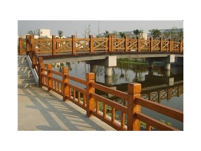 厦门景区公园仿木栈道河道护栏厂家附近哪里有图1