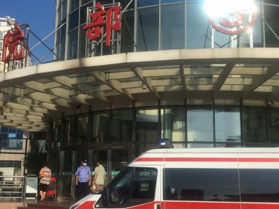 铁门关重症监护救护车出租到库尔勒图1